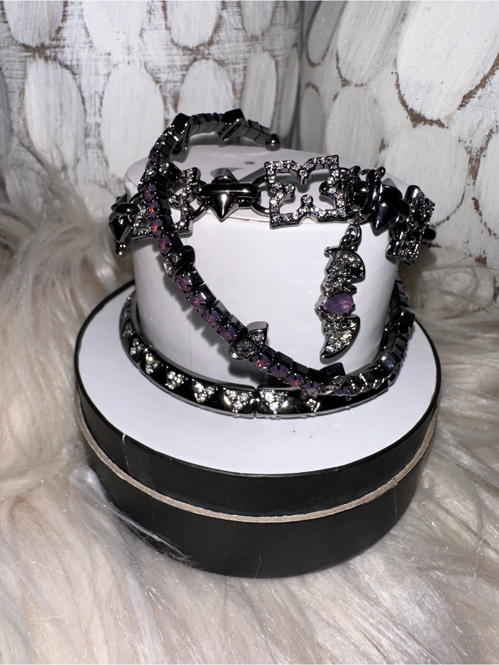 Sleek In The Shadows Bracelet Set Bp
